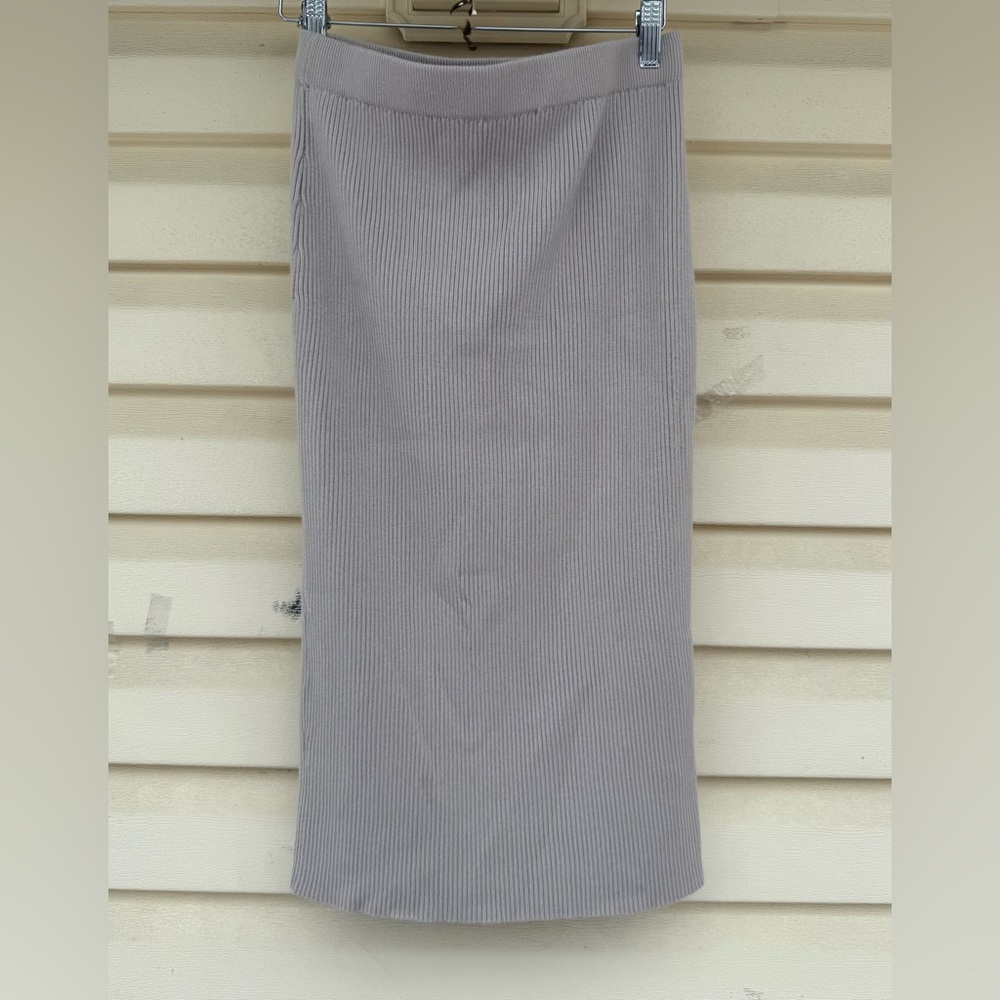 Abercrombie and Fitch Ribbed Knit Midi Skirt with Side Slit Size Small - Picture 7 of 8